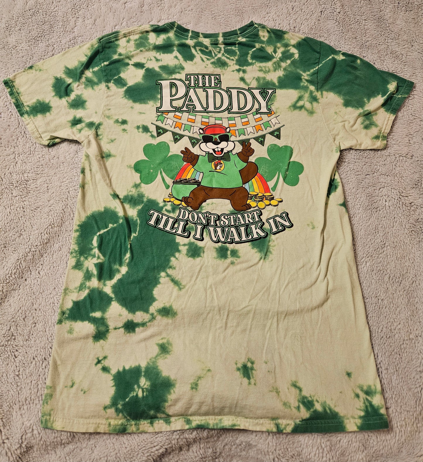 Buc-ee's - St. Patrick's Day Green Tye Dye - Large T-Shirt