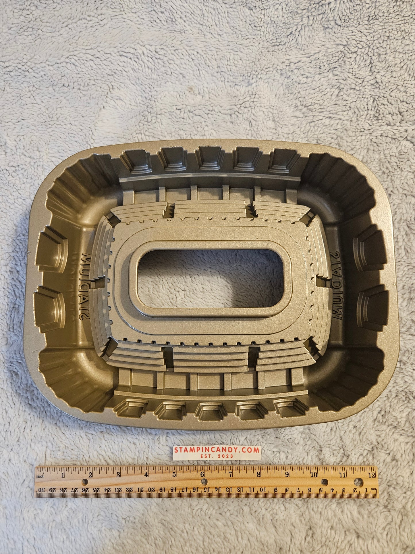 Nordic Ware - Stadium Cake Pan