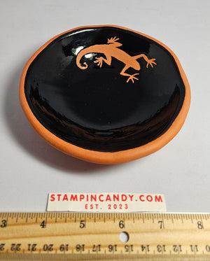 Gecko Pottery - Terracotta with Black Glaze - 5 inch