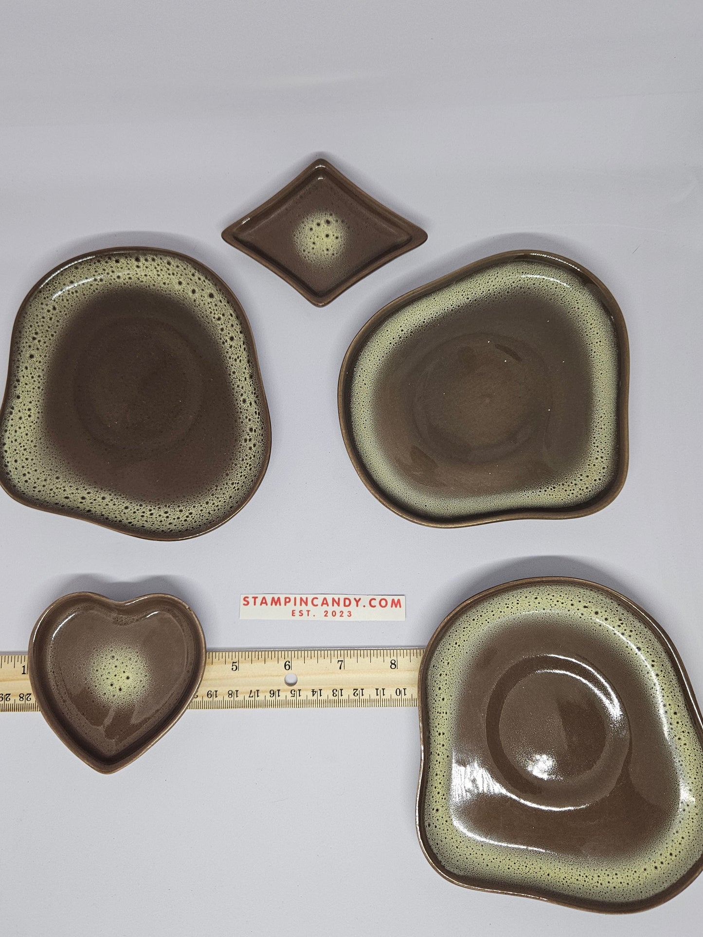 Tamac - Perry Oklahoma - Frosty Fudge Spotted Pottery 5 Piece Set