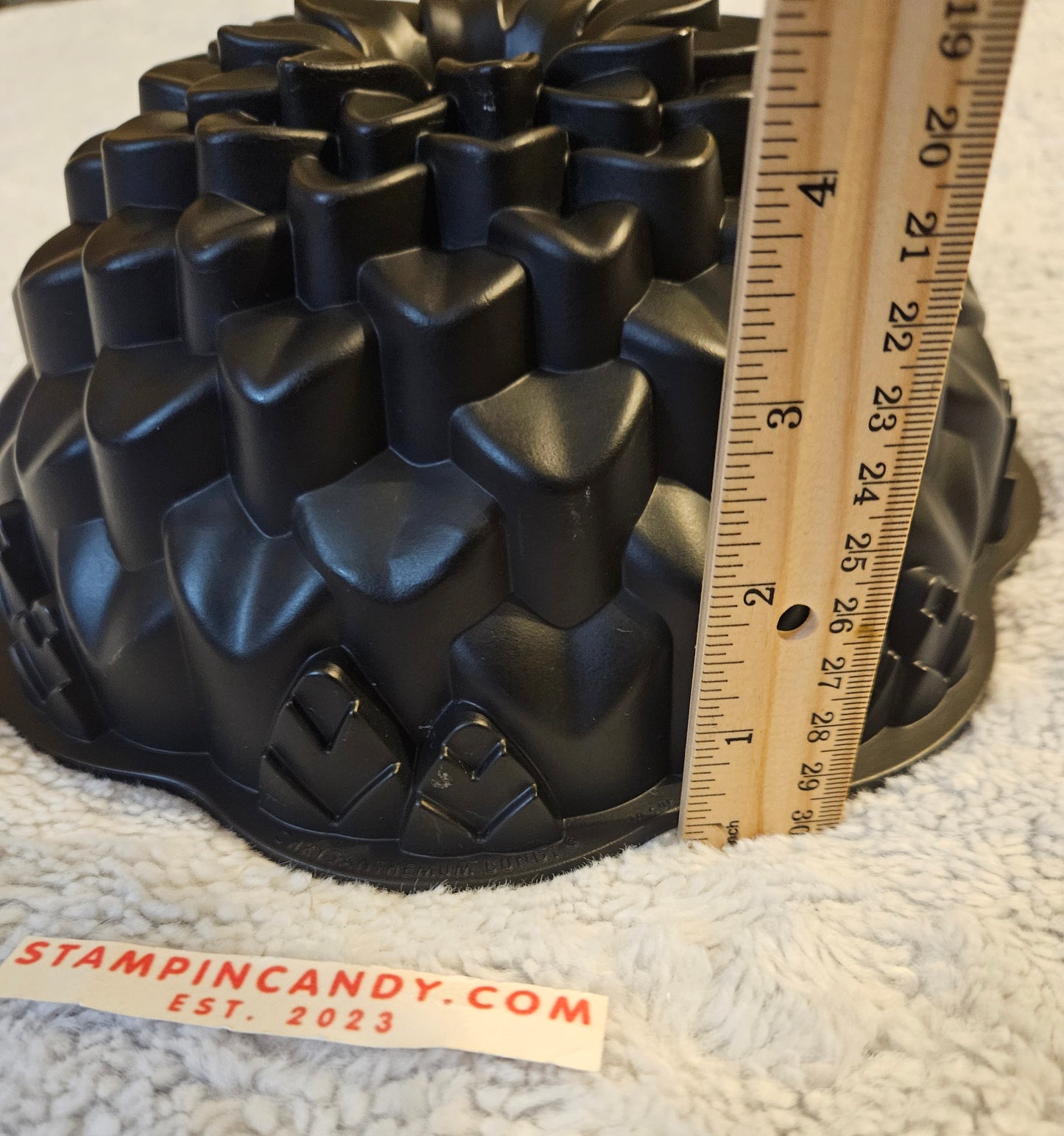 Nordic Ware - Chrysanthemum Cake Pan