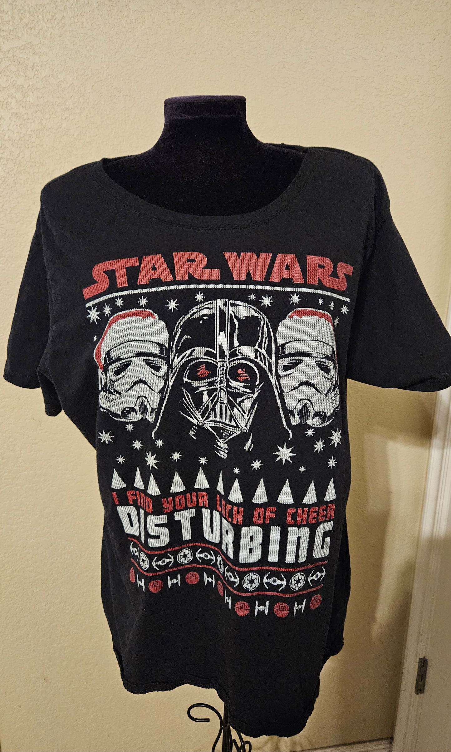 Star Wars XXL T-Shirt - "I Find Your Lack of Cheer Disturbing"