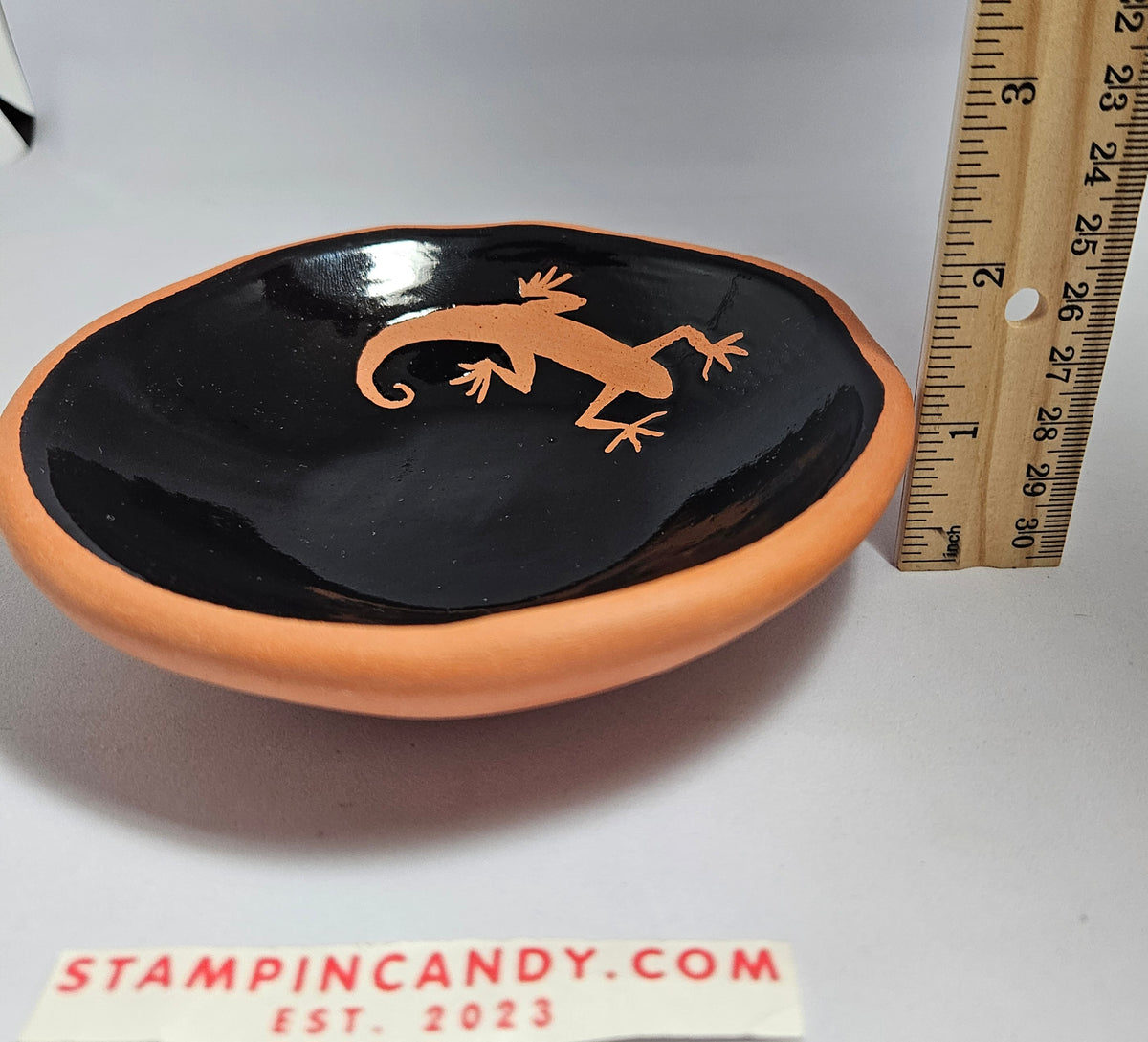 Gecko Pottery - Terracotta with Black Glaze - 5 inch