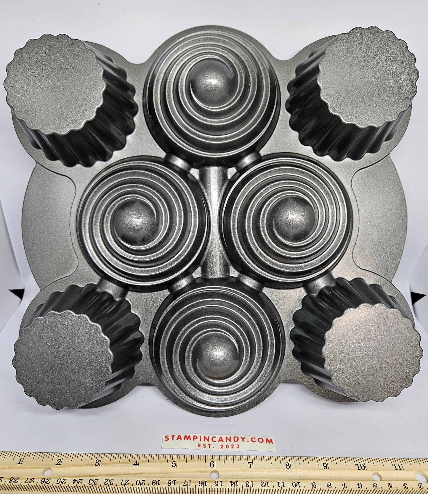 Wilton - Assemble Cupcakes - Cake Pan