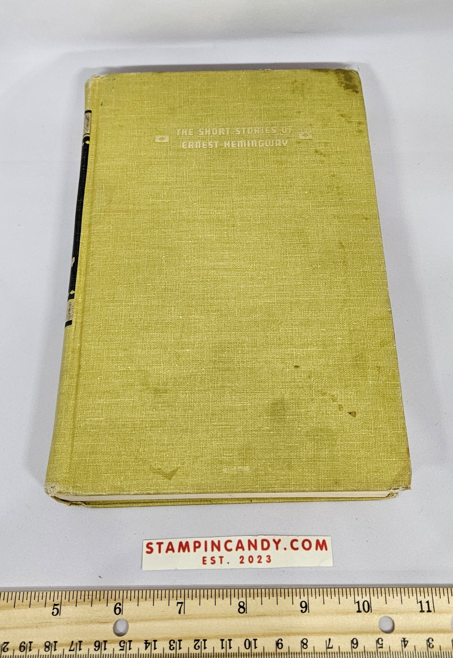 The Short Stories of Ernest Hemingway - Vintage Book