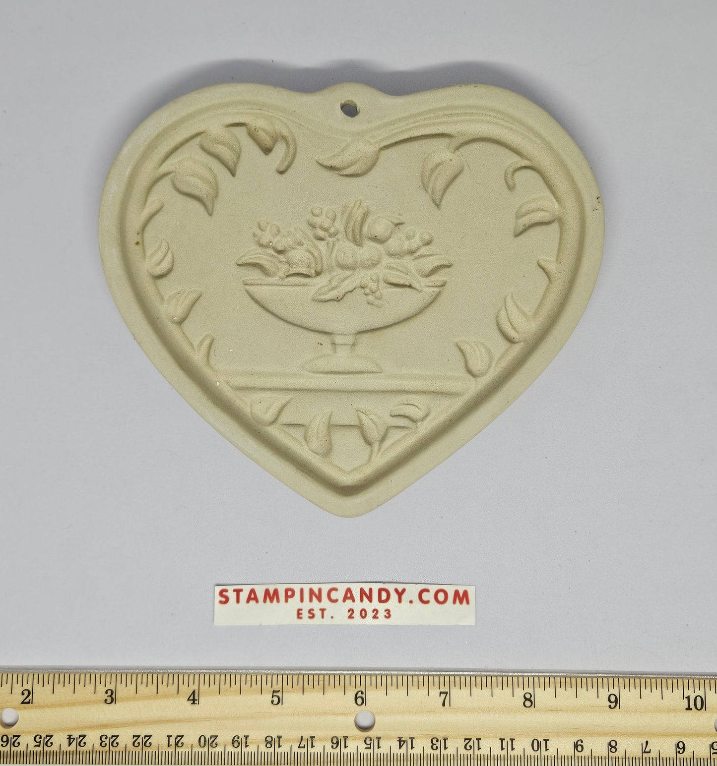 Pampered Chef 1999 - Come to the Table Heart Cookie Mold