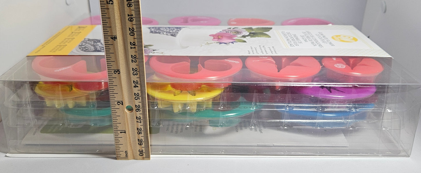 Wilton - Gum Paste Flower Cut Outs - 28 Pieces