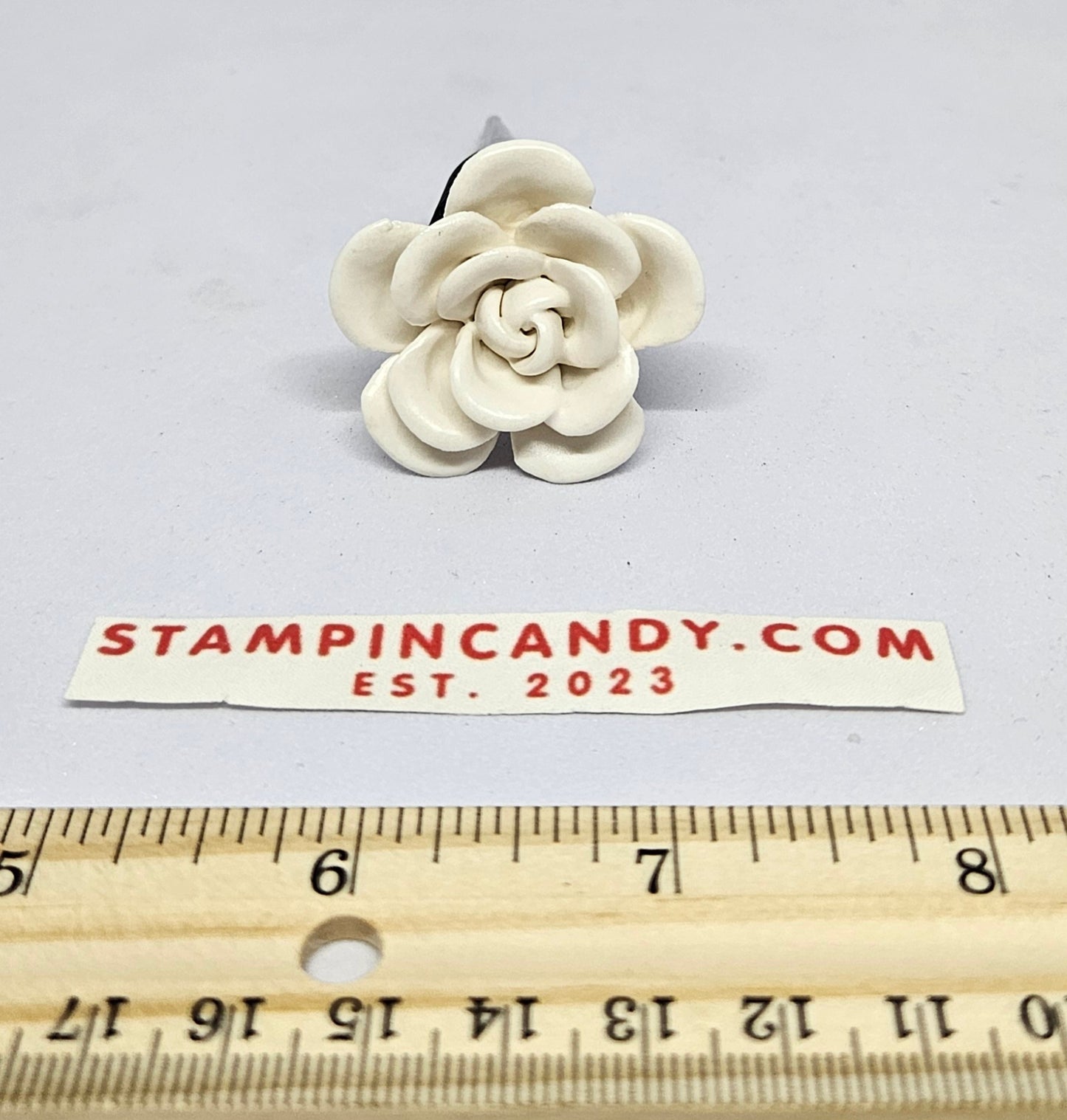 Demdaco - White Flower / Cream Succulent Wine Bottle Stopper