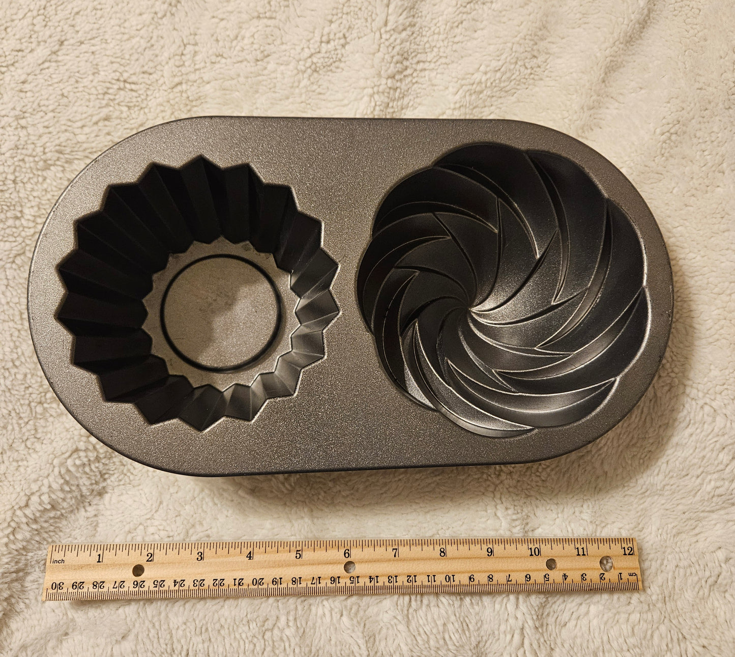 Nordic Ware - Cute Large Cupcake Pan