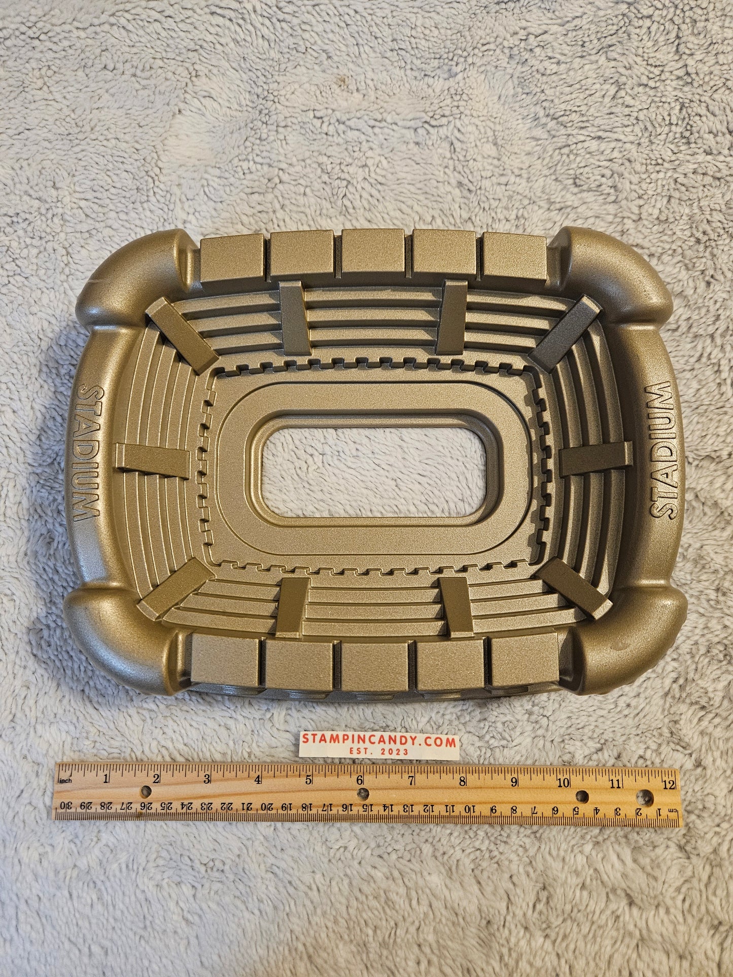 Nordic Ware - Stadium Cake Pan
