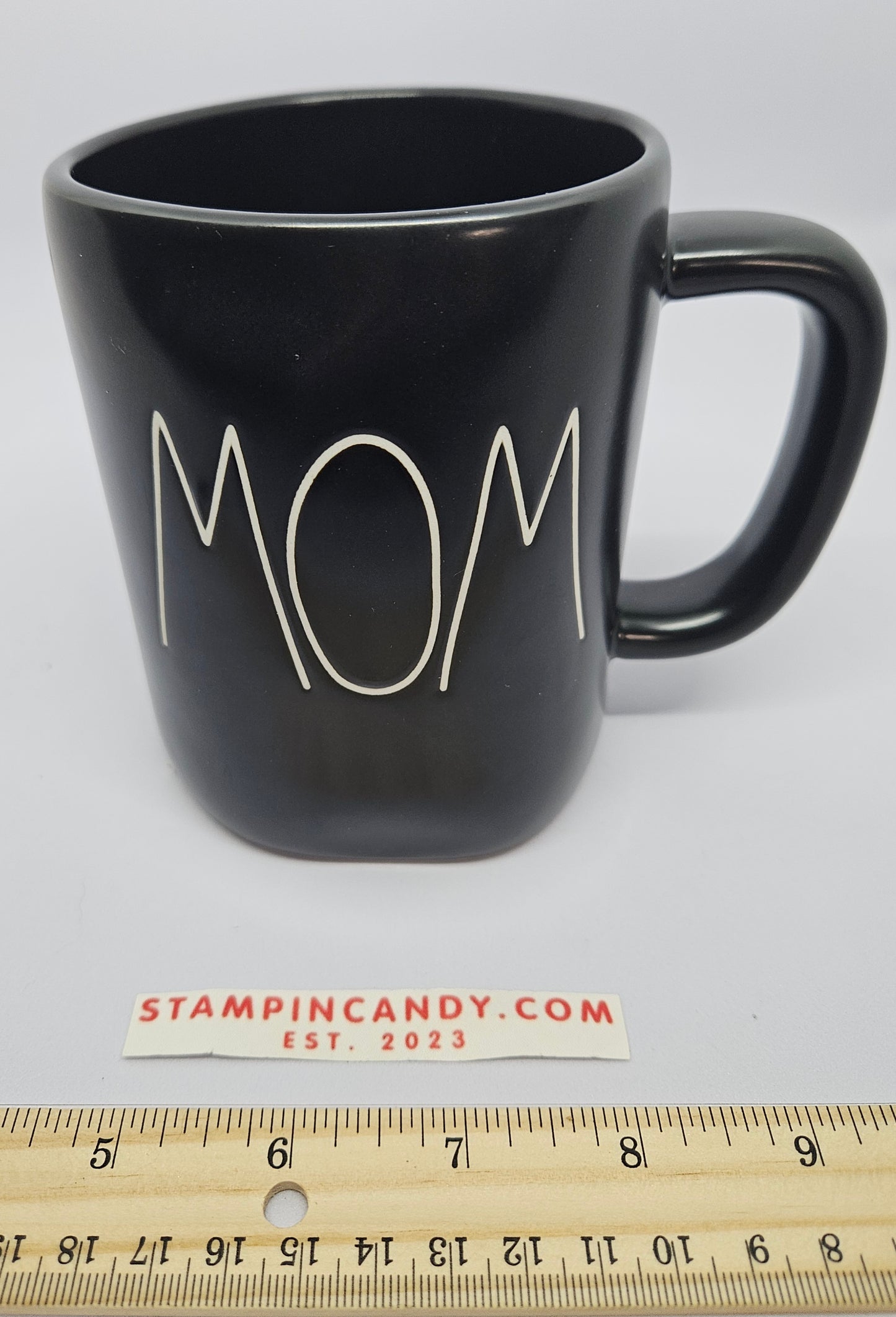 Rae Dunn - Mom Mug