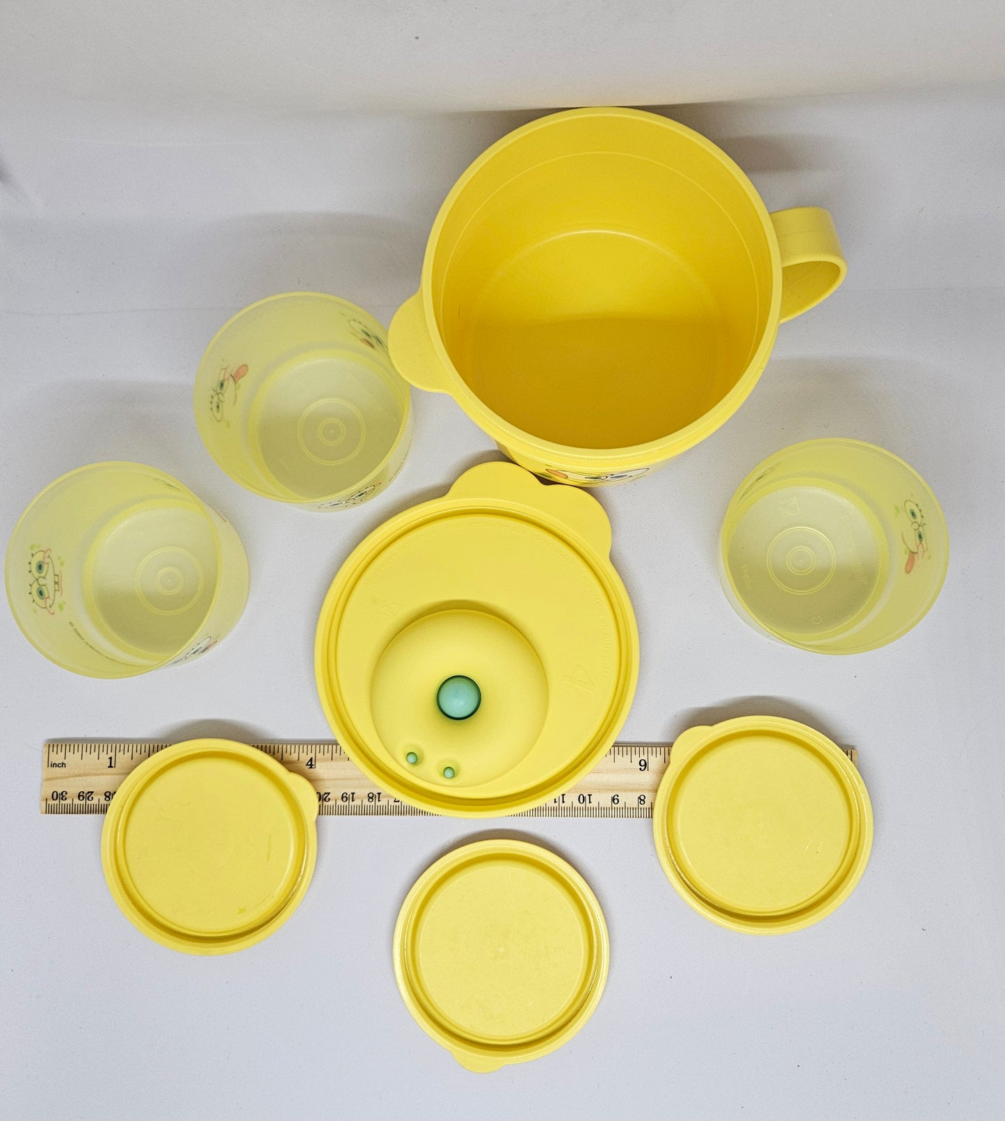 Tupperware - SpongeBob 16 oz Bowl with 3 Matching Snack Containers