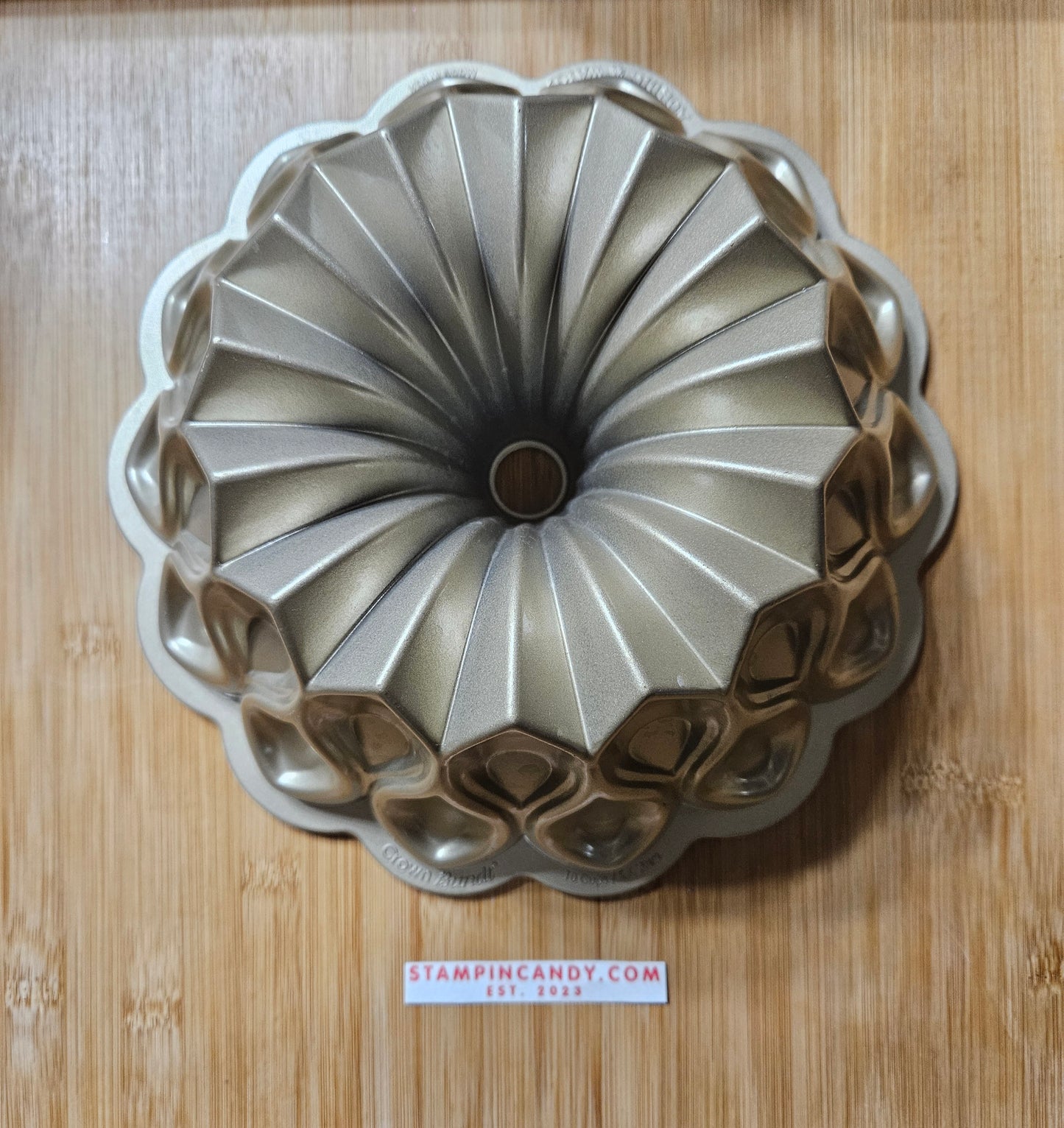 Nordic & Ware - 10 Cup Crown Bundt Pan