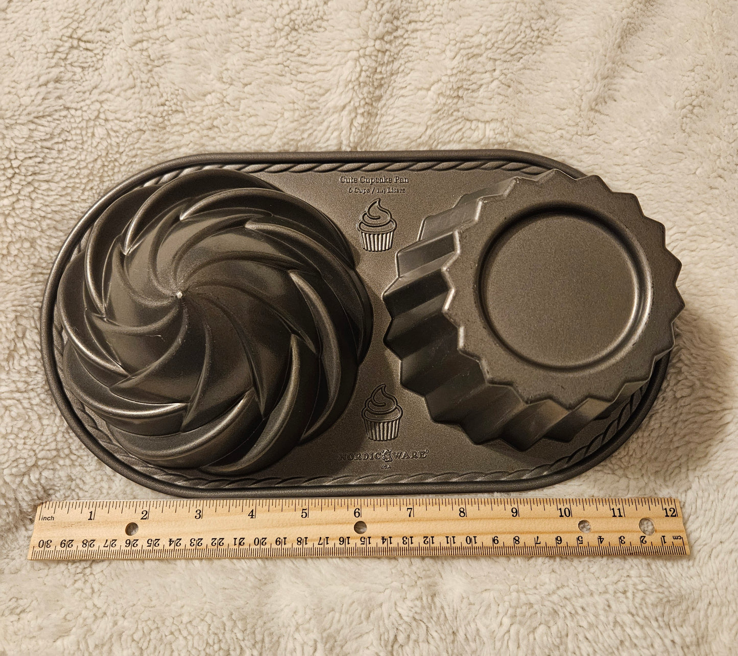 Nordic Ware - Cute Large Cupcake Pan