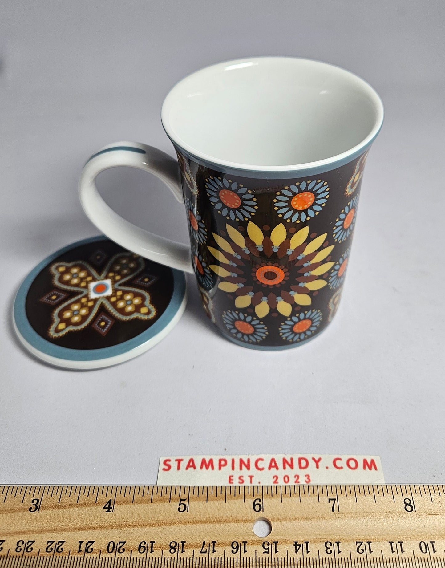 Vera Bradley - "Canyon" Pattern Lidded Mug