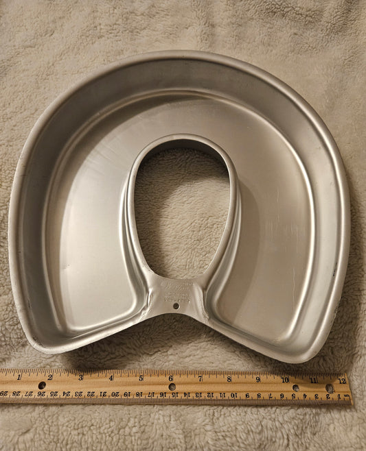 Wilton - Horseshoe Cake Pan