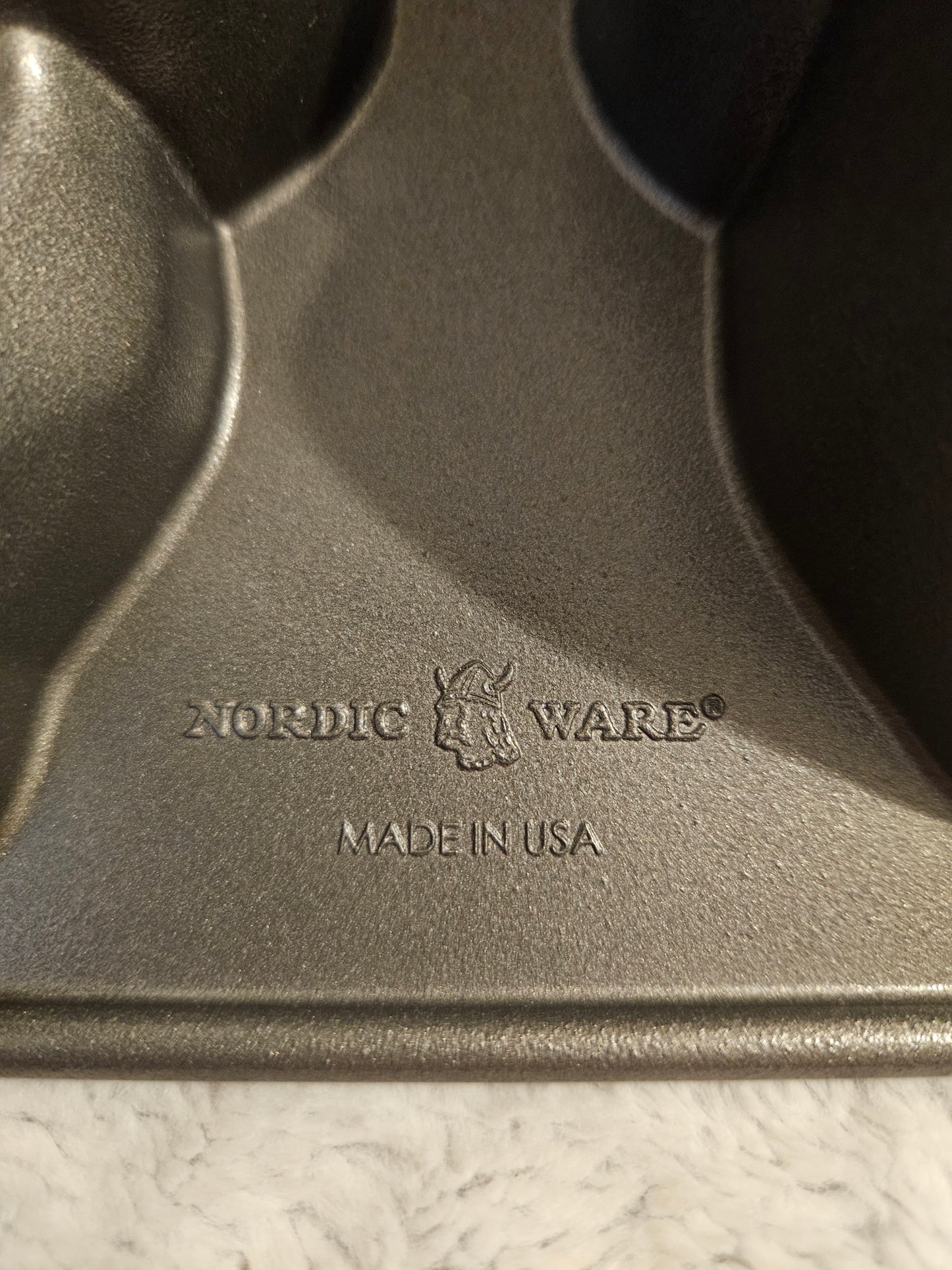 Nordic Ware - Skull Cake Pan