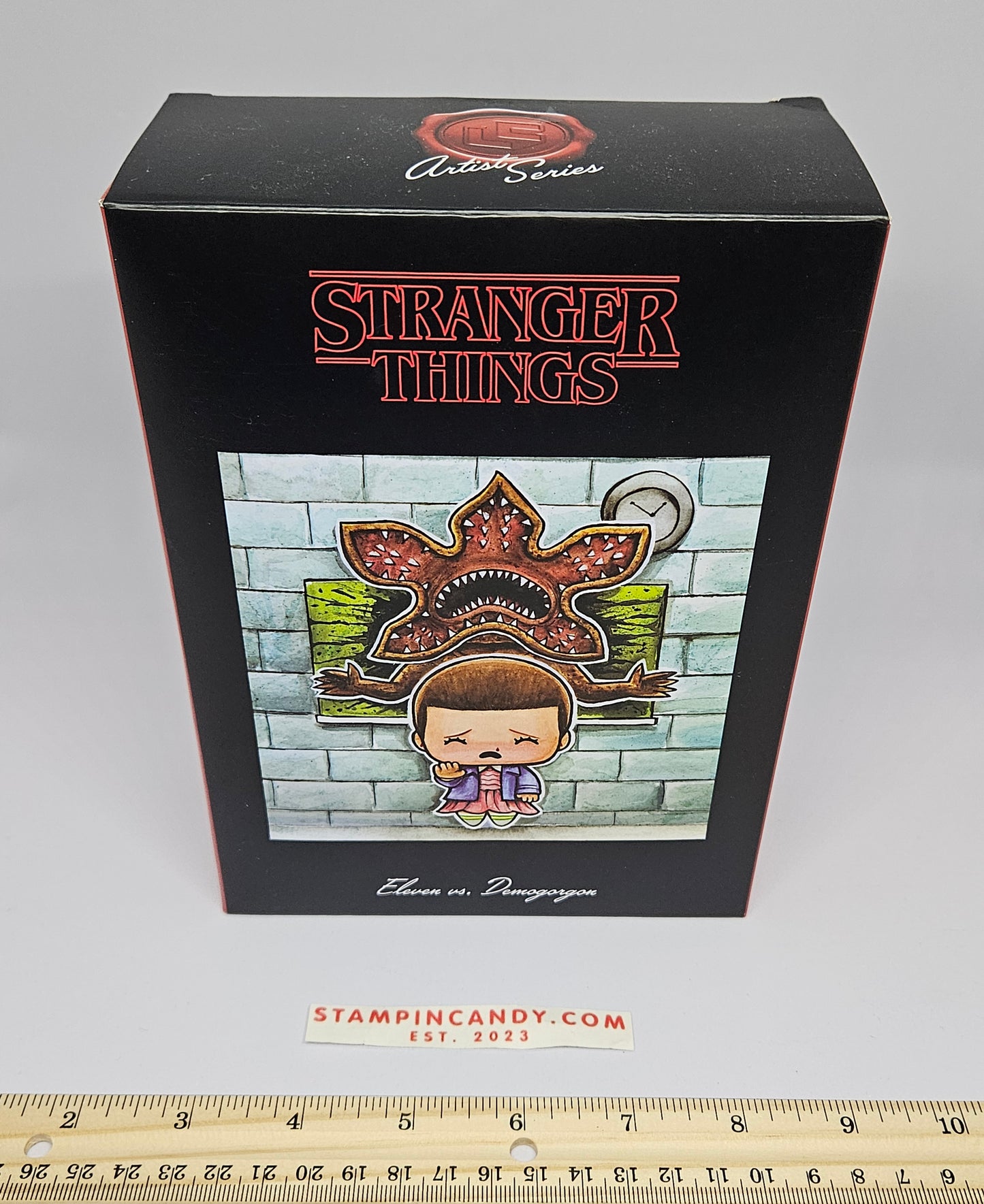 Lootcrate - Stranger Things - Eleven vs Demogorgon