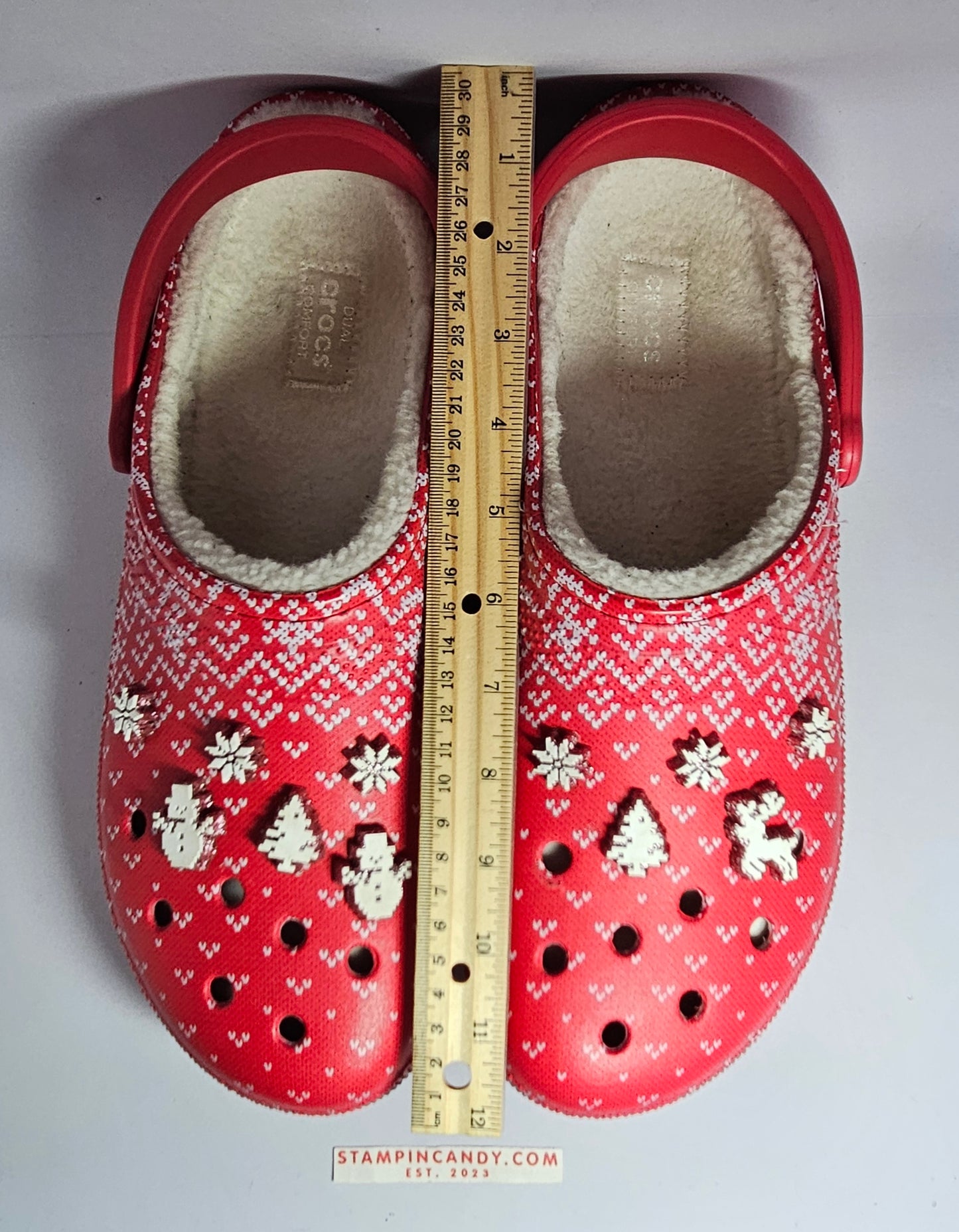 Red/White Christmas Sherpa-Lined Charm Clogs - Size M13