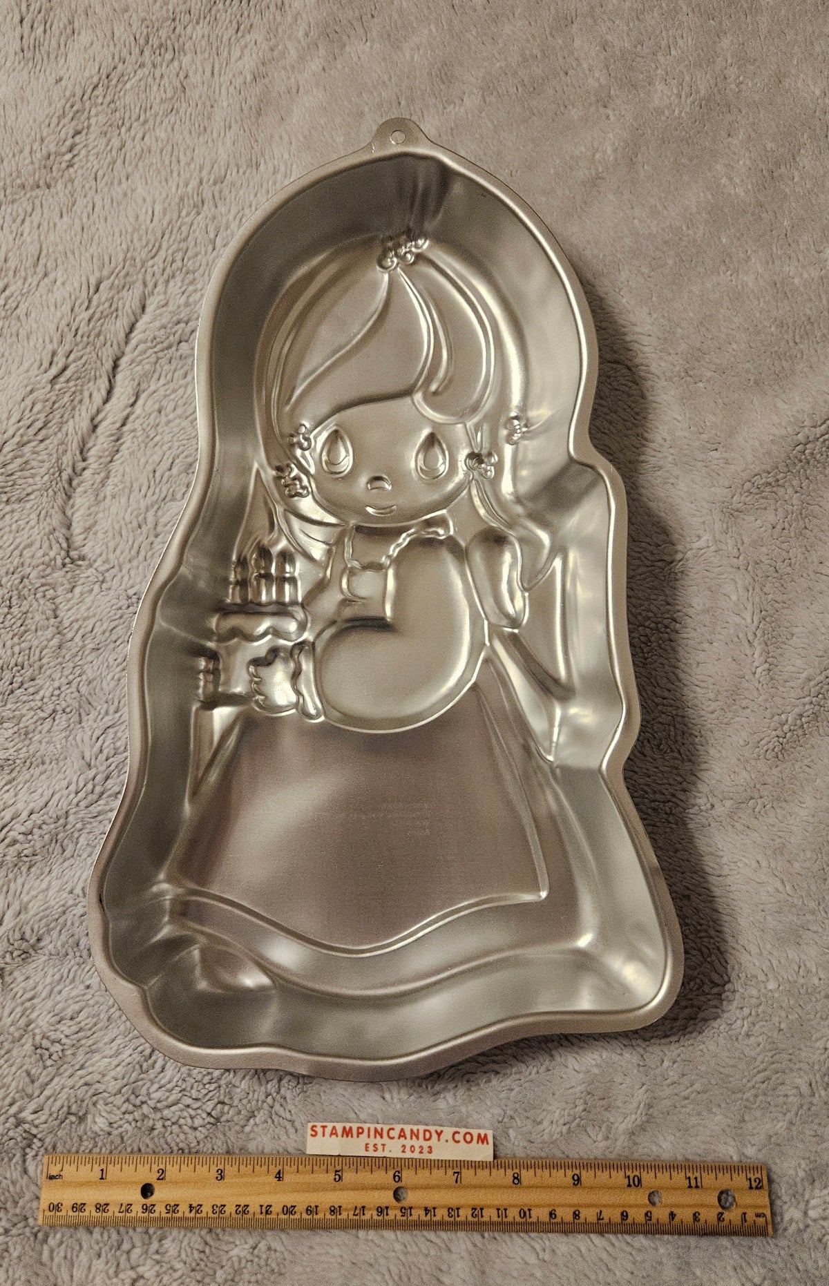 Wilton 1993 - Precious Moments Cake Pan