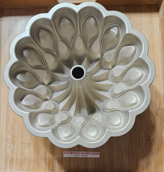 Nordic & Ware - 10 Cup Crown Bundt Pan