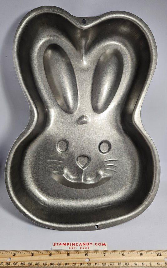 Wilton 1997 - Bunny Face, Easter Cake Pan