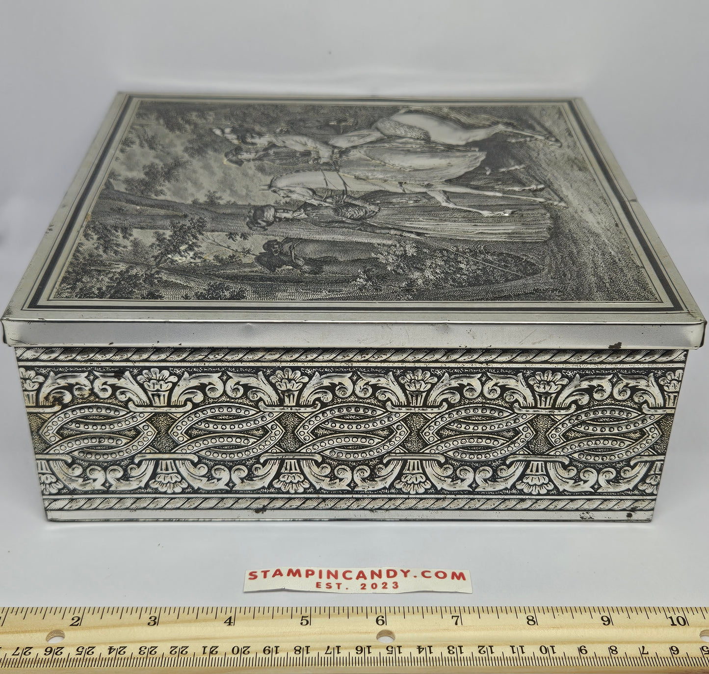 Vintage Tin Storage Box - "Le Monument Du Costume"