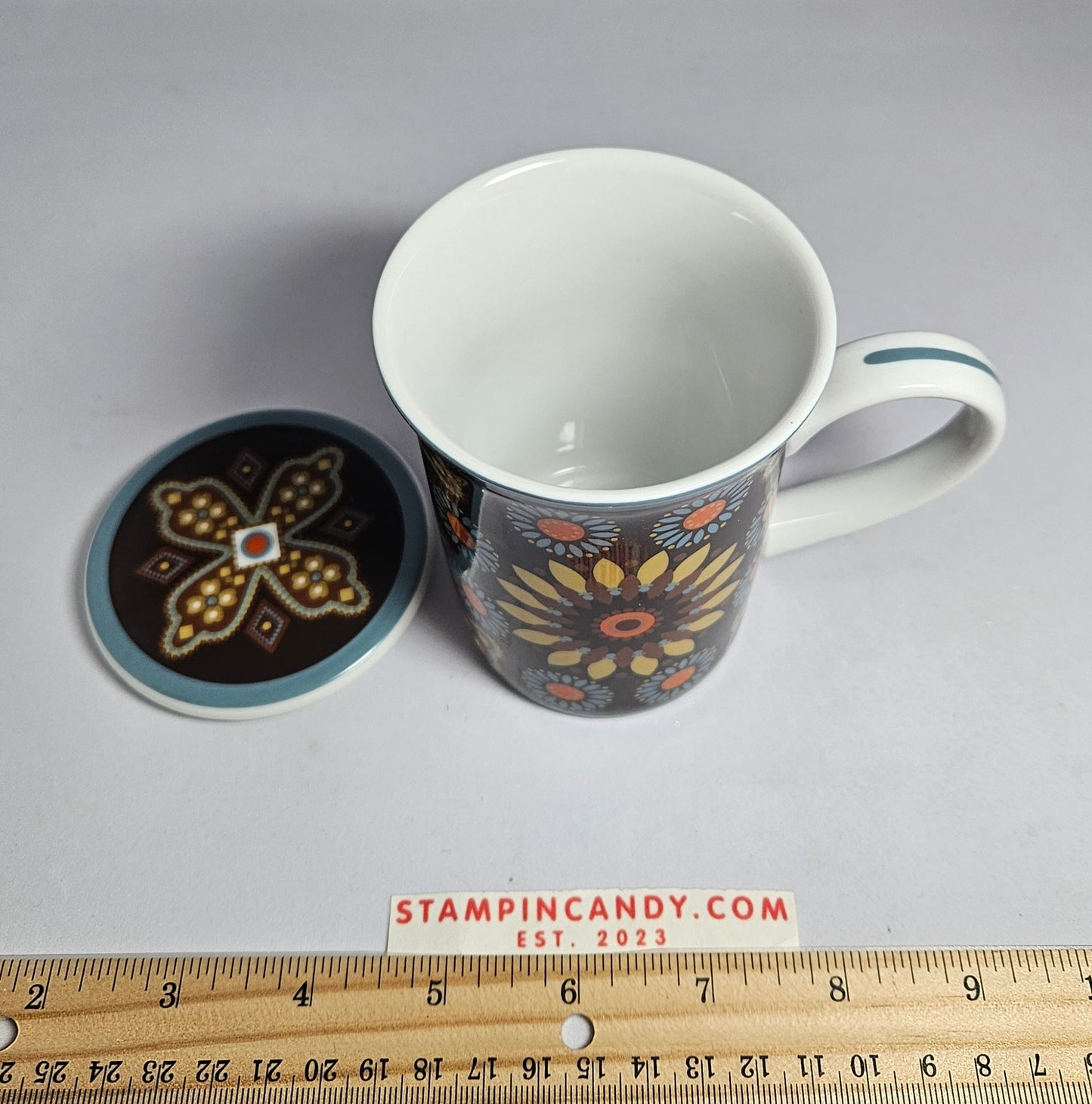 Vera Bradley - "Canyon" Pattern Lidded Mug